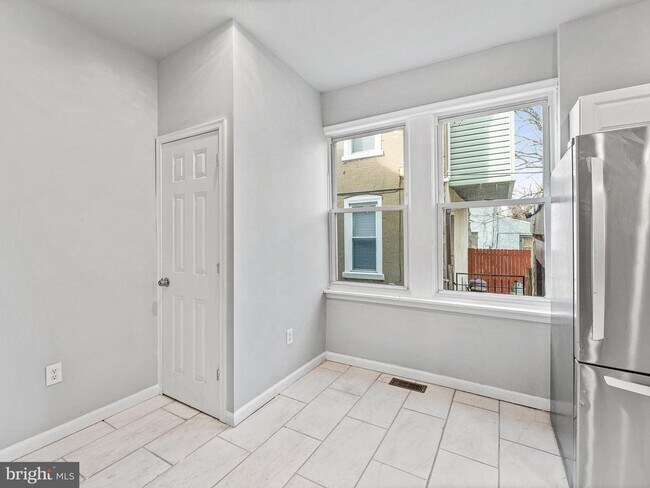 Building Photo - 1511 N 54th St