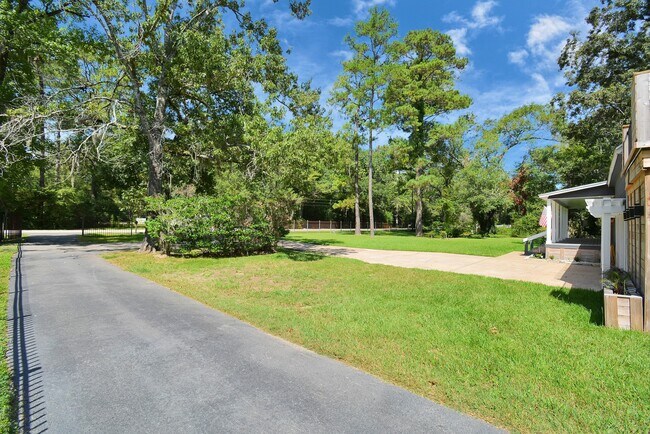Building Photo - 22936 Mossy Oaks Rd