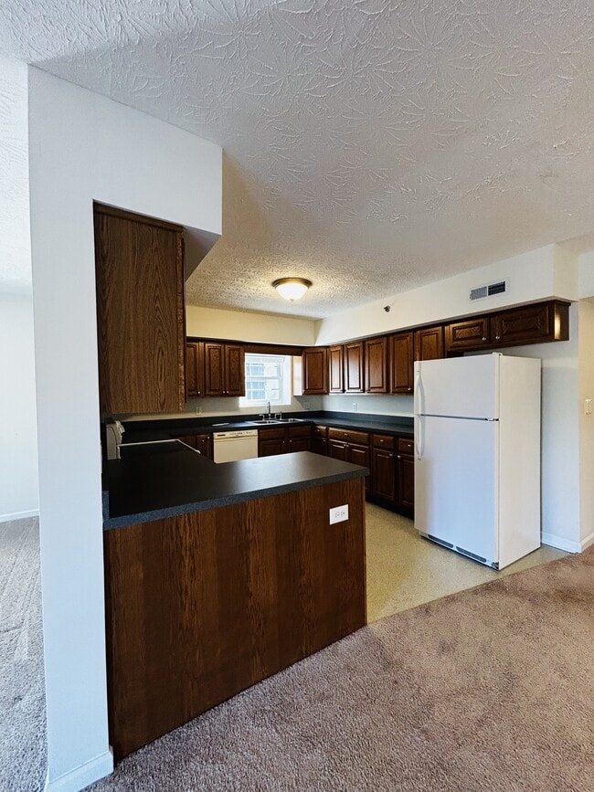 Building Photo - 29 Rosewood Ct