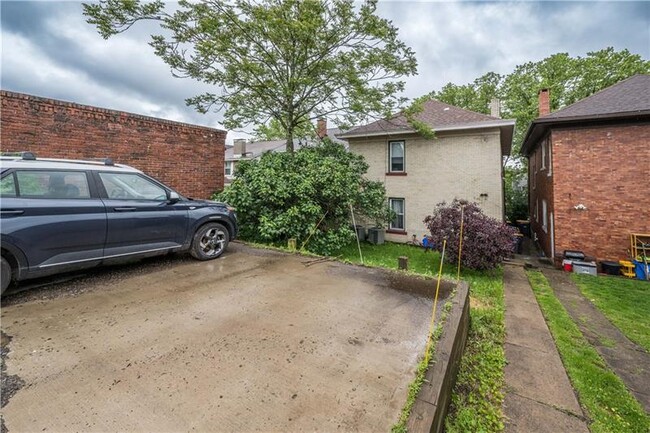 Building Photo - 1244 Hillsdale Ave