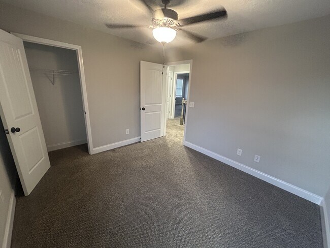 Building Photo - 1176 Elizabeth Ln