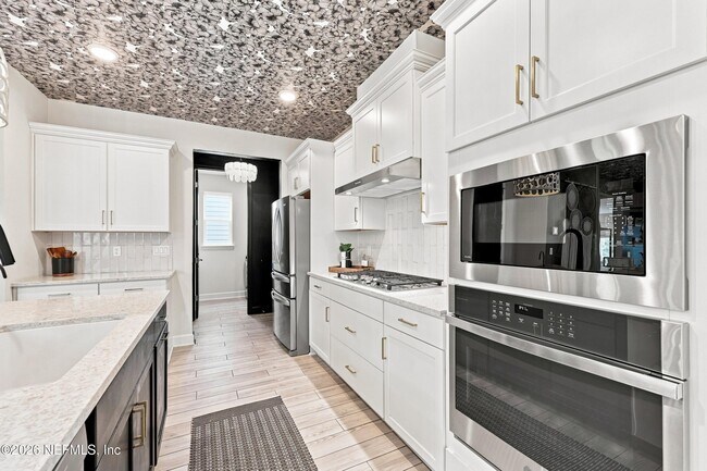 Building Photo - 87 Millenia Dr