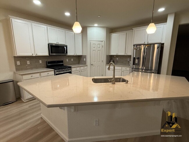 Building Photo - 160 Hermosa Ct