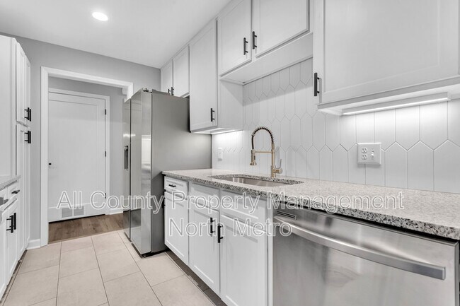 Building Photo - 1006 Canyon Point Cir