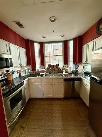 Building Photo - 4424 Holland Ave