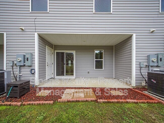Building Photo - 557 Truman Dr
