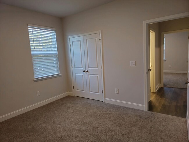 Building Photo - Live the Dream: Luxury Golf Course Living Awaits!