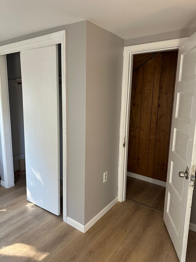 Building Photo - 89 Sargeant St