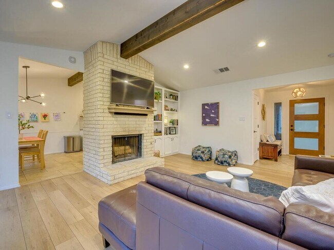 Building Photo - 4908 Dry Oak Trail
