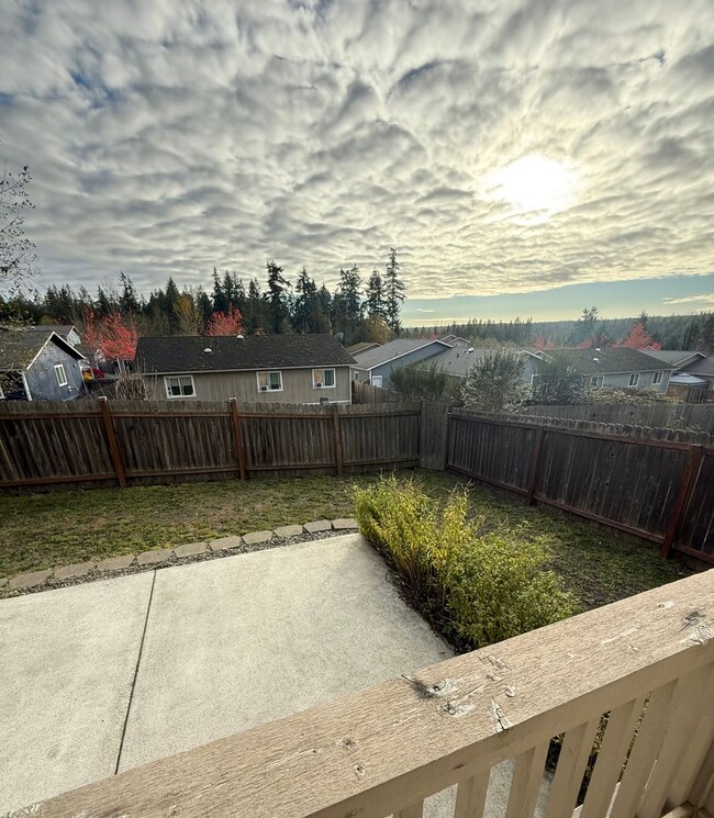 Building Photo - Summerset Neighborhood Home in Poulsbo