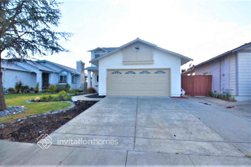 Building Photo - 1070 Silk Oak Dr