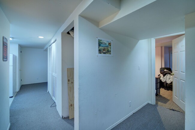 Building Photo - Huge U.W. Home Now Renting for September 2026