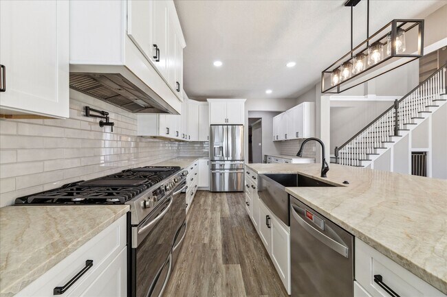 Building Photo - 16523 E Canterra Cir
