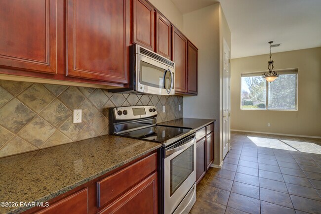 Building Photo - 6496 E Brombil St