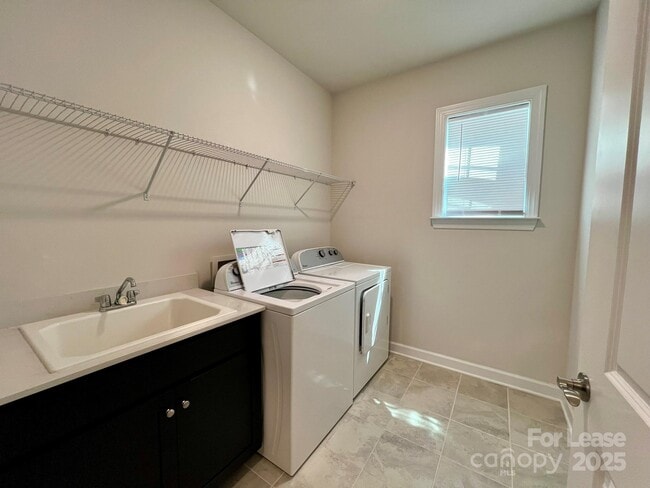 Building Photo - 25017 Westwick Ln