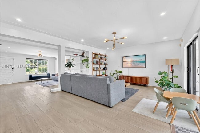 Building Photo - 1089 NE 110th St