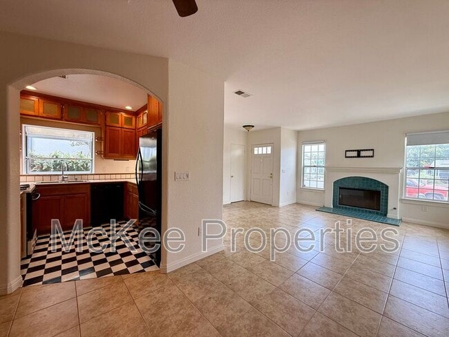 Building Photo - 4734 E Mountain View Dr