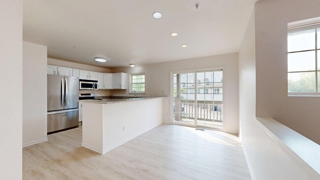 Building Photo - 3046 Barclay Way