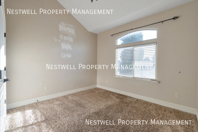 Building Photo - 10252 Eden Crest Rd