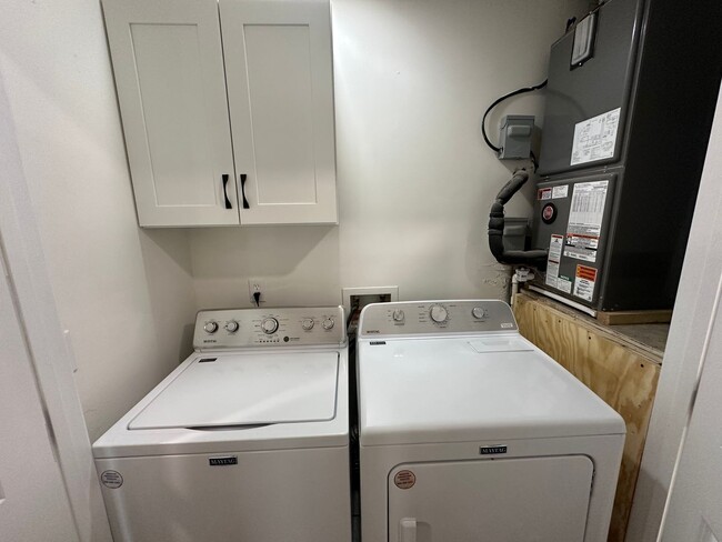 Building Photo - 709 Bagwell Ct