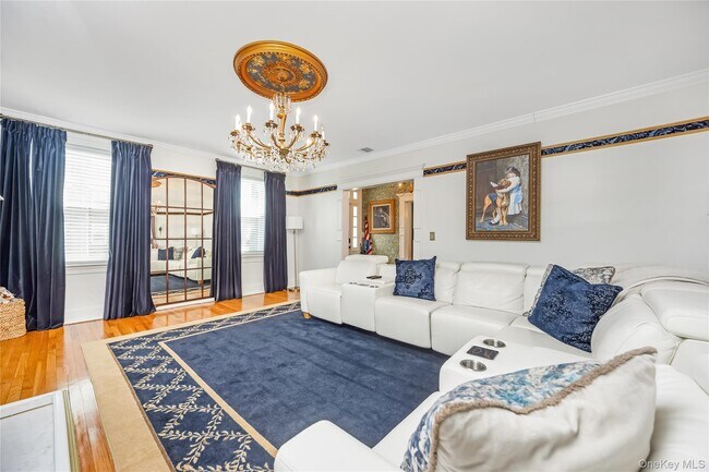 Building Photo - 312 Ellington Ave E