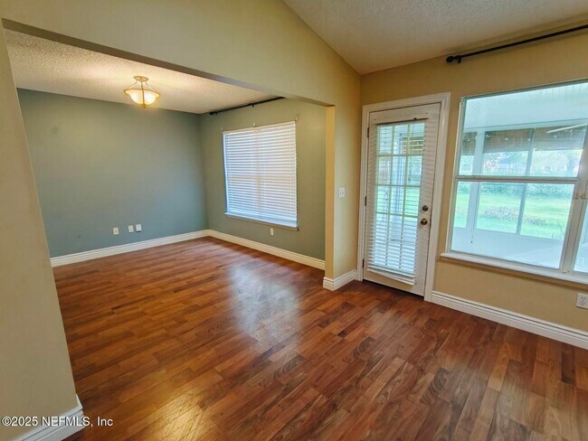 Building Photo - 1845 Weston Cir