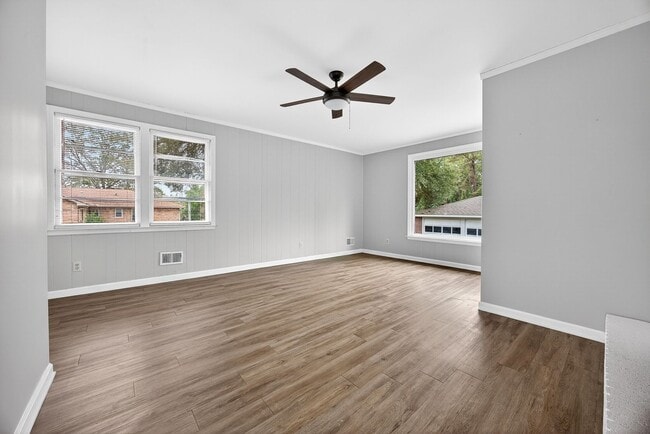 Building Photo - AVAILABLE NOW! ALL-BRICK RANCH IN WEST COLUMBIA!