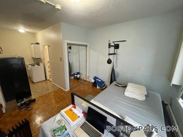 Building Photo - 40 Anderson St