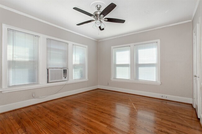 Building Photo - 5900 Oram St
