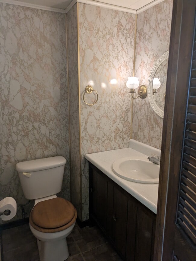 Building Photo - 3002 Mintwood Dr