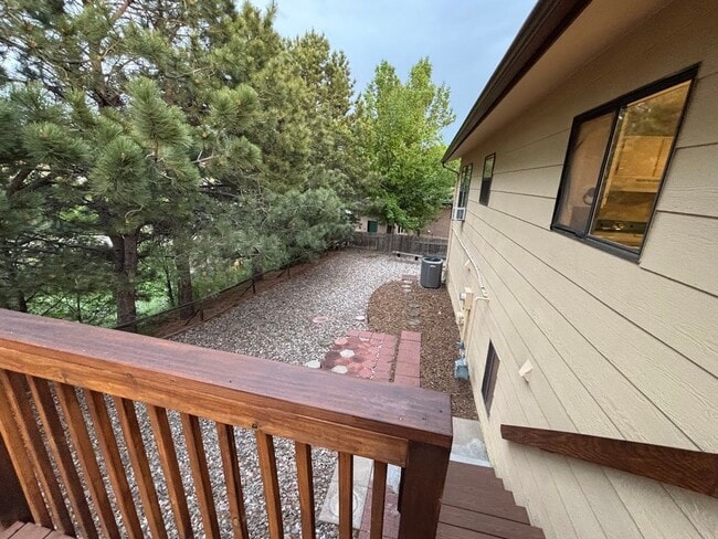 Building Photo - Westside 3 Bedroom Home in D20
