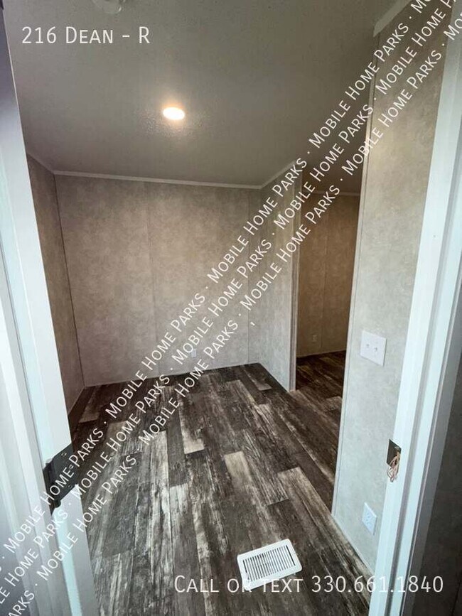 Building Photo - 216 Dean-R