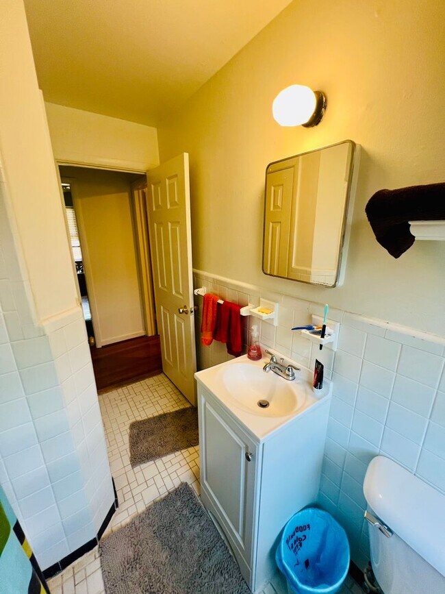 Building Photo - 5303 W Franklin St