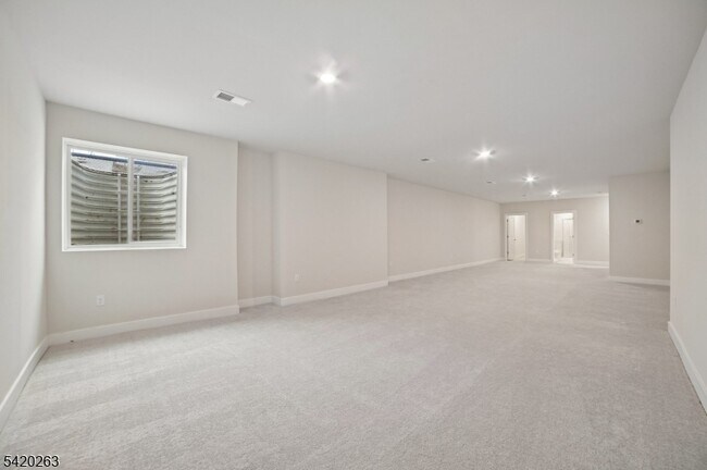 Building Photo - 25 Stone Ct