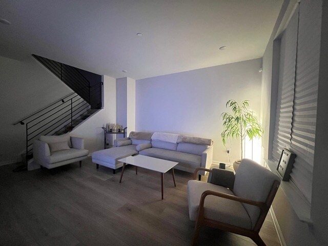 Building Photo - 2702 Sears St