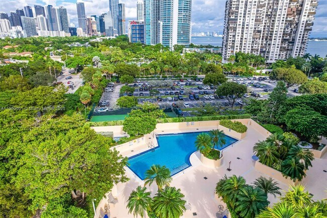 Building Photo - 2475 Brickell Ave