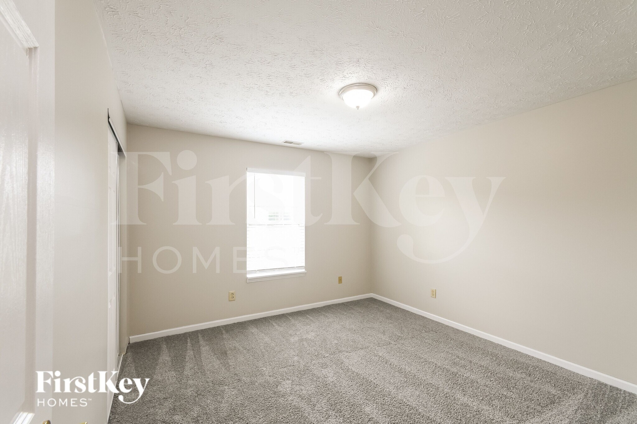 Building Photo - 5815 Victory Ave