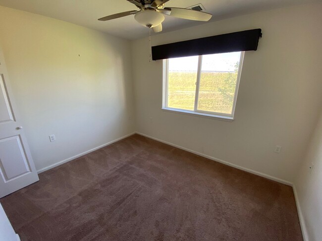 Building Photo - Waterglen 2 Bedroom 1 Bath condo for rent!