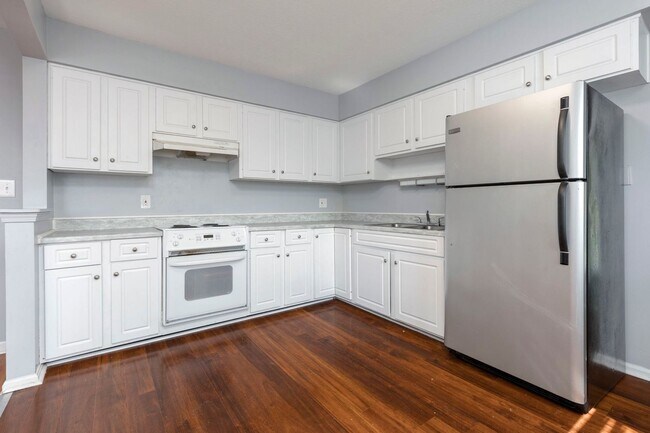 Building Photo - 1702 Bonnyville Blvd