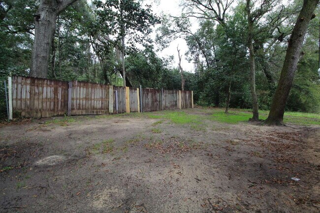 Building Photo - Updated 3BR Patio Home in Brownsville with Open Living Layout, Interior Laundry, Easy-Care Yard &...