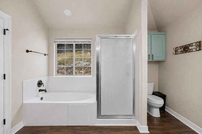 Building Photo - 714 Newport Dr