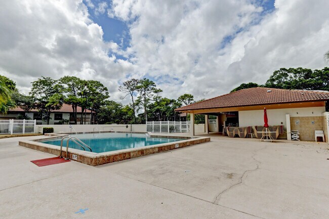 Building Photo - 206 Brackenwood Terrace