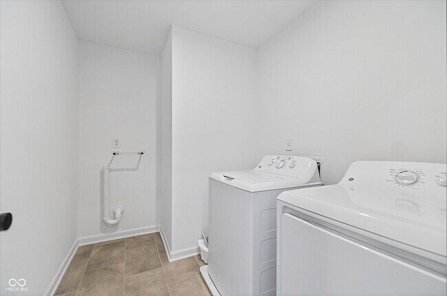 Building Photo - 16067 Meadow Frost Ct