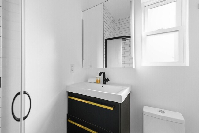 Building Photo - 5019 Hawley Blvd