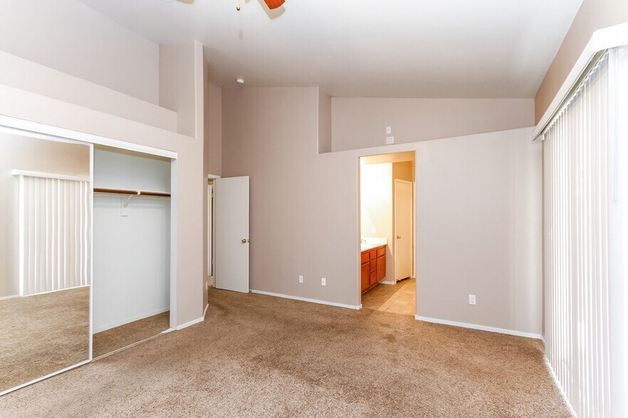 Building Photo - 3829 Fall Oaks Ct