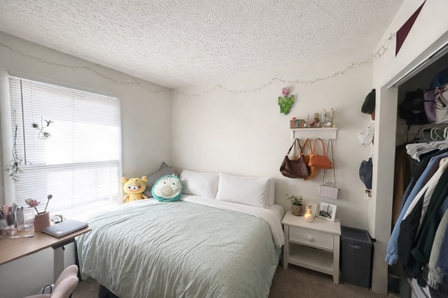 Building Photo - 148 Clover Valley Cir