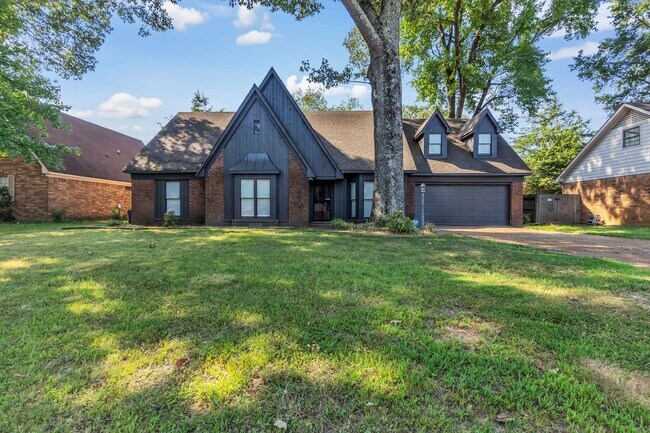 Building Photo - AVAILABLE NOW!! 5 Bedroom 3.5 Bath Fully R...