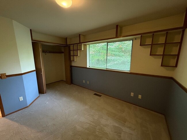 Building Photo - Beautiful Spacious Home in Mukilteo