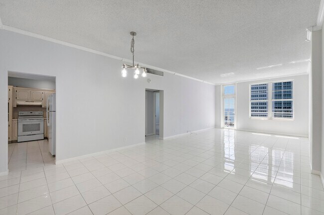 Building Photo - 2851 S Ocean Blvd