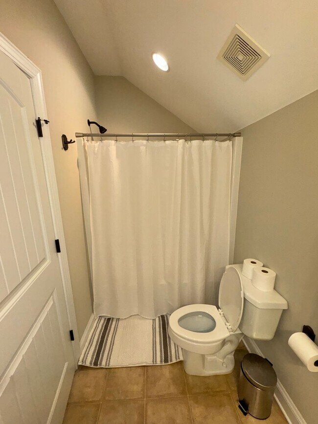 Building Photo - Available Now Charming Resort-Style Home f...